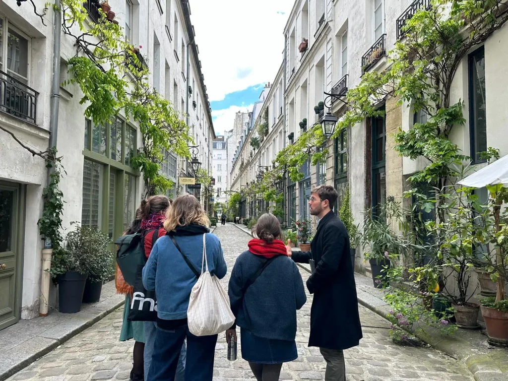 ParisVu - Gruppe mit Guide Robin Duverger